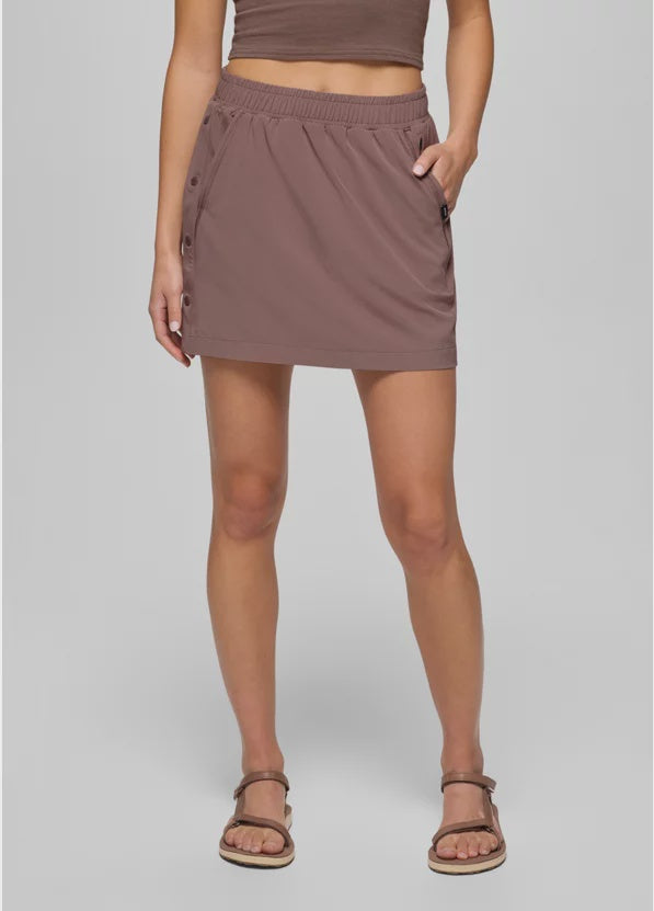 RAILAY SNAP UP SKORT  |  CAROB