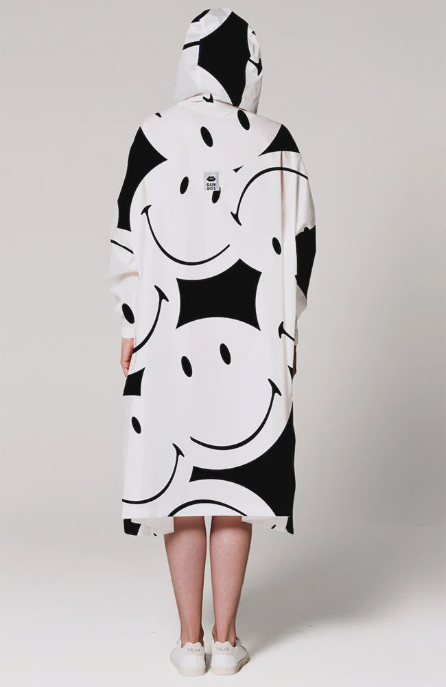 PANDA SMILEY PONCHO