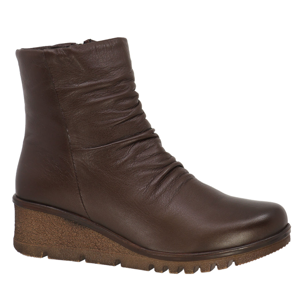 BRYNN BOOT  |  BROWN