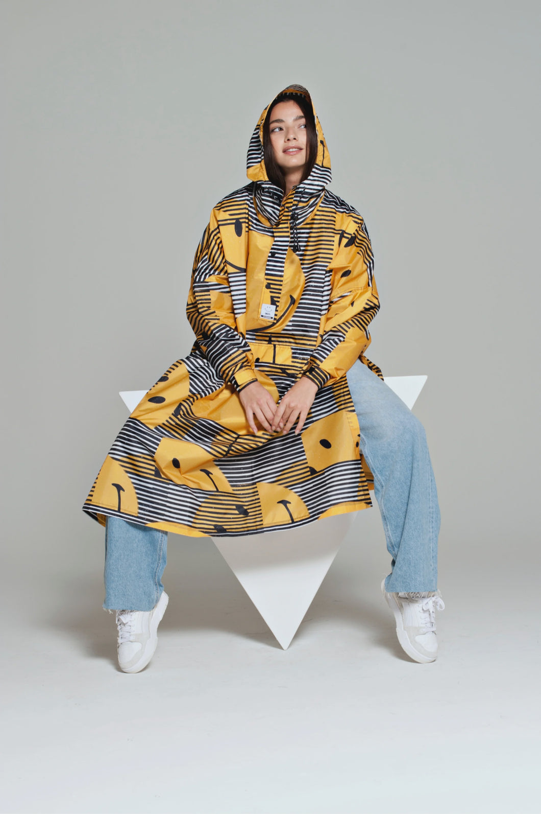 SUNSET SMILEY PONCHO | OS