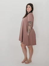 Load image into Gallery viewer, RIVERBEND TUNIC - SHORT SLEEVE | MAUVE
