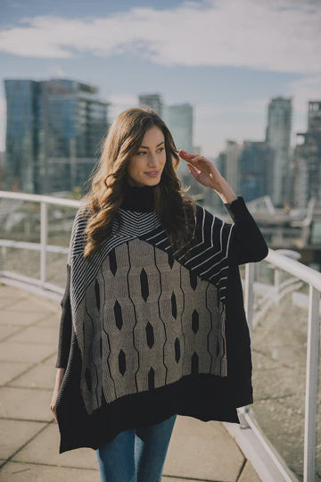 PRINTED SLEEVE PONCHO  |  BLACK